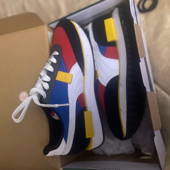 Big Kid Puma Gym Shoe - Picture 5 of 5